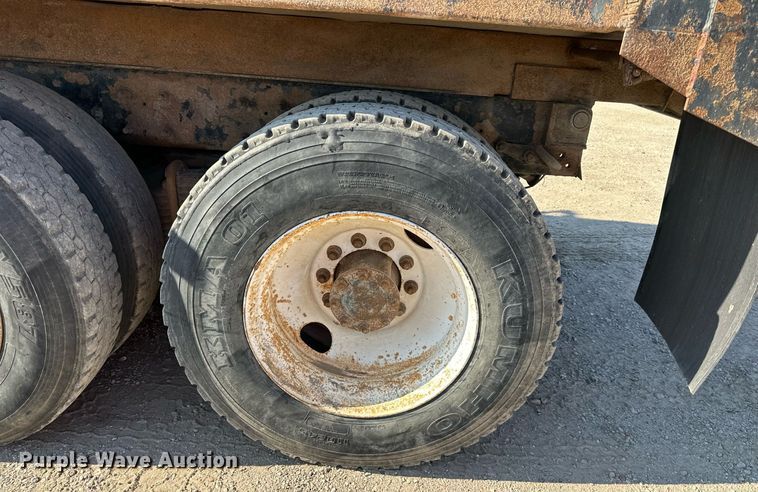 image for item DS2353 2005 Mack Granite  dump truck