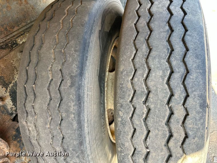 image for item DS2353 2005 Mack Granite  dump truck