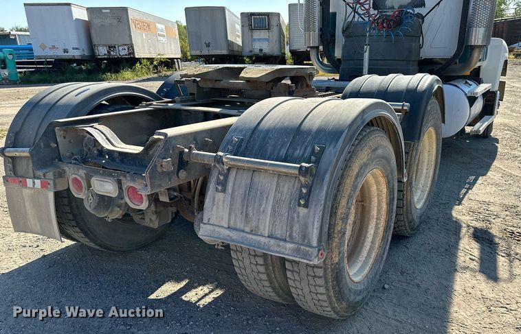 image for item DS2354 1998 Mack CH613  semi truck