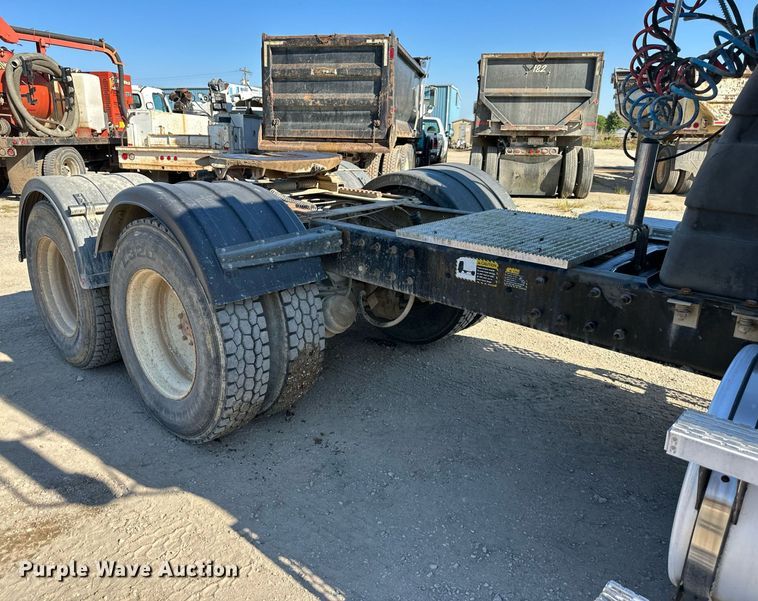 image for item DS2354 1998 Mack CH613  semi truck