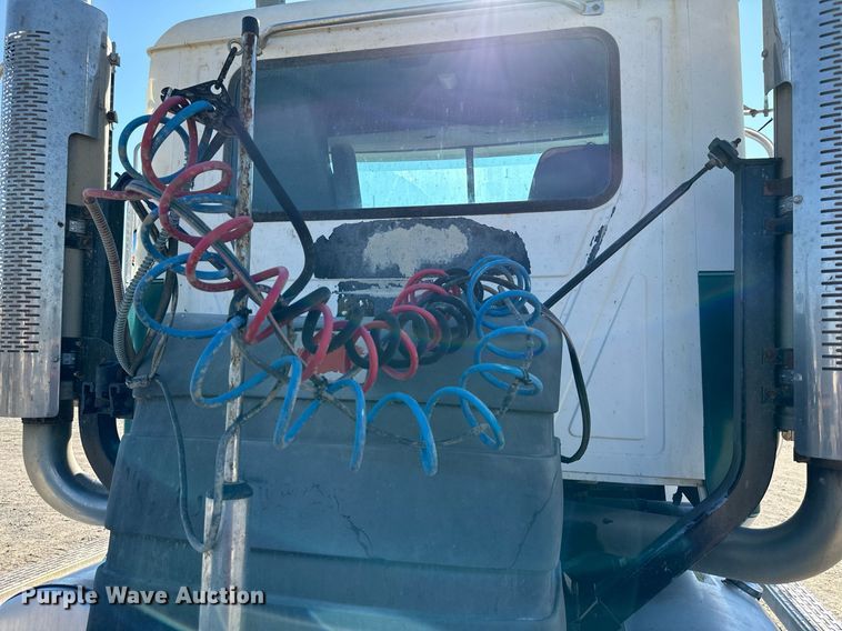 image for item DS2354 1998 Mack CH613  semi truck