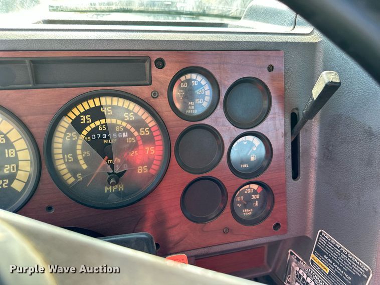 image for item DS2354 1998 Mack CH613  semi truck