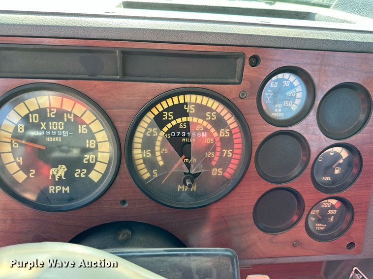 image for item DS2354 1998 Mack CH613  semi truck