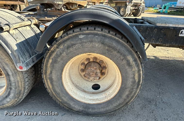 image for item DS2354 1998 Mack CH613  semi truck