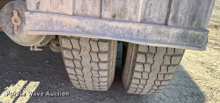 image for item DS2354 1998 Mack CH613  semi truck