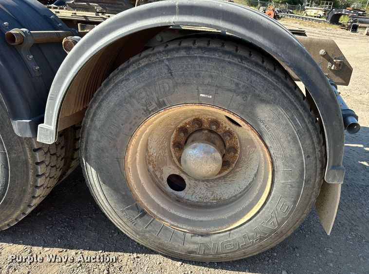 image for item DS2354 1998 Mack CH613  semi truck