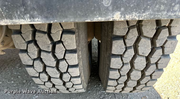 image for item DS2354 1998 Mack CH613  semi truck