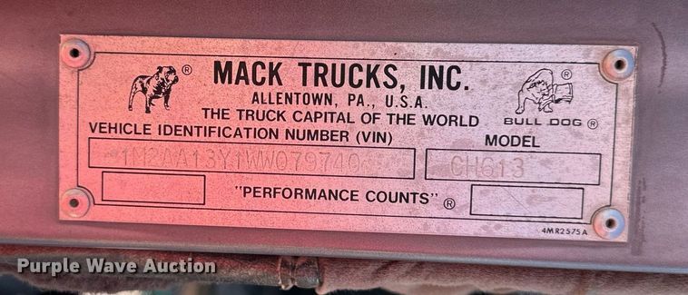 image for item DS2354 1998 Mack CH613  semi truck