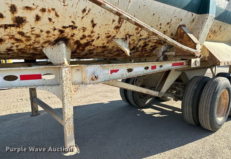 image for item DS2355 1997 Load King RHQ2420  end dump trailer