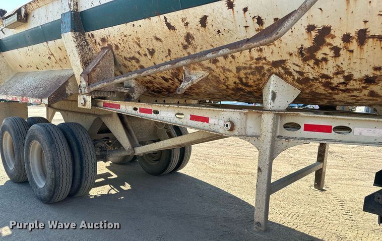 image for item DS2355 1997 Load King RHQ2420  end dump trailer