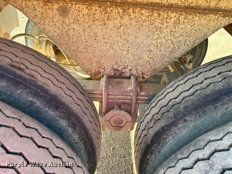 image for item DS2355 1997 Load King RHQ2420  end dump trailer