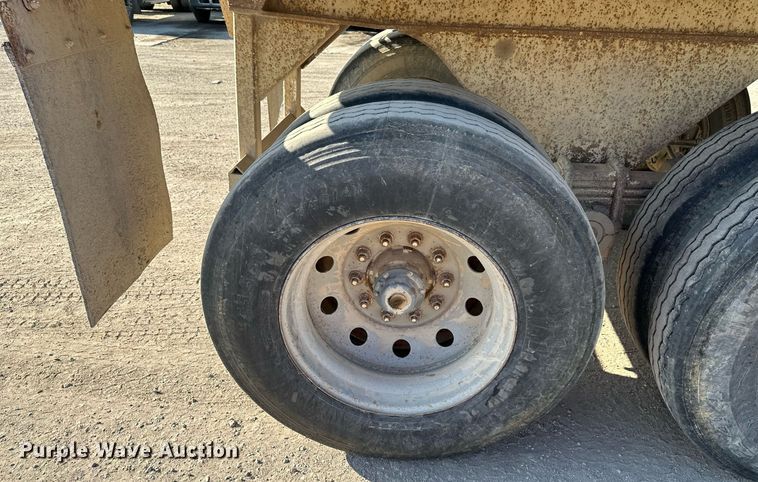 image for item DS2355 1997 Load King RHQ2420  end dump trailer