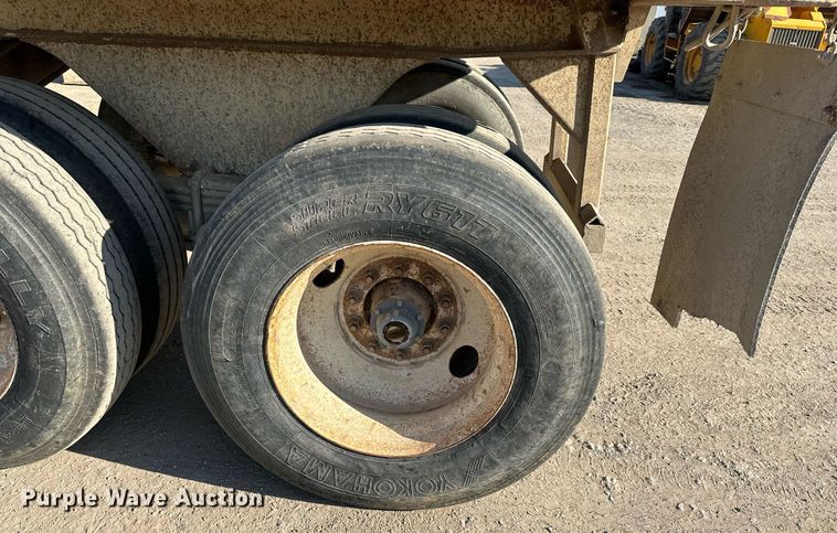 image for item DS2355 1997 Load King RHQ2420  end dump trailer