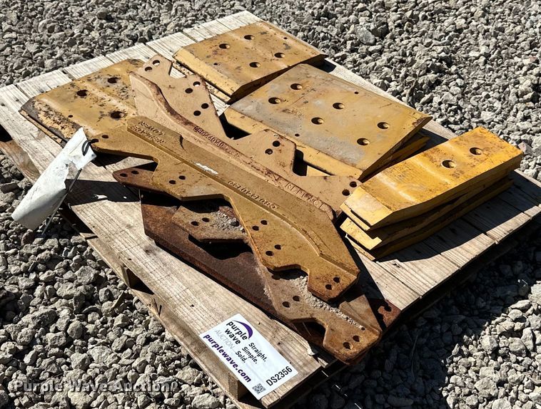 image for item DS2356 John Deere  scraper blades