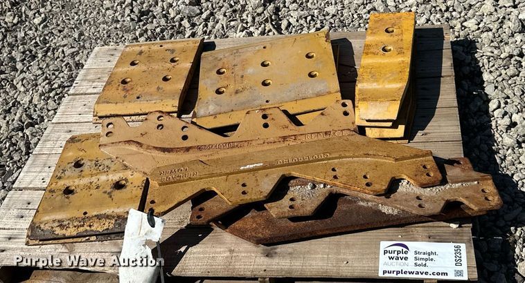 image for item DS2356 John Deere  scraper blades