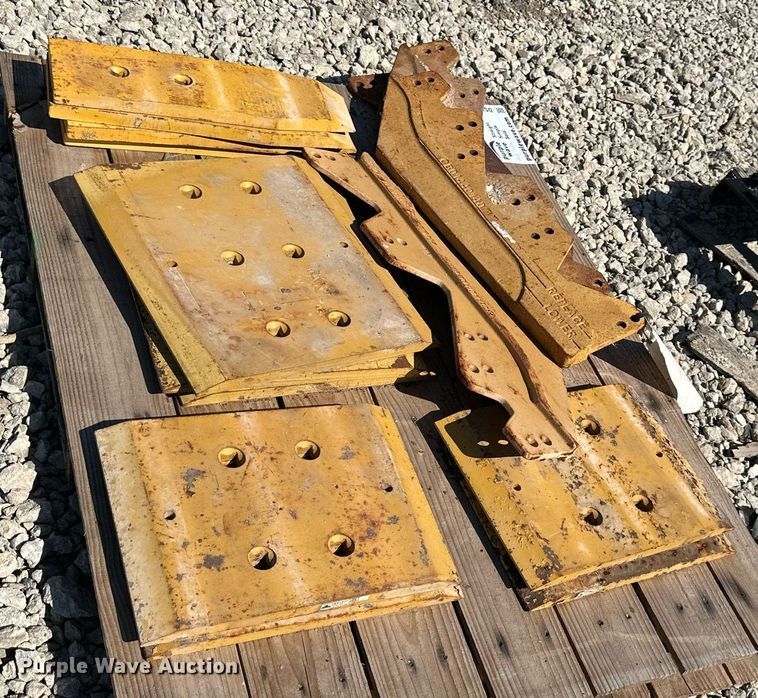 image for item DS2356 John Deere  scraper blades