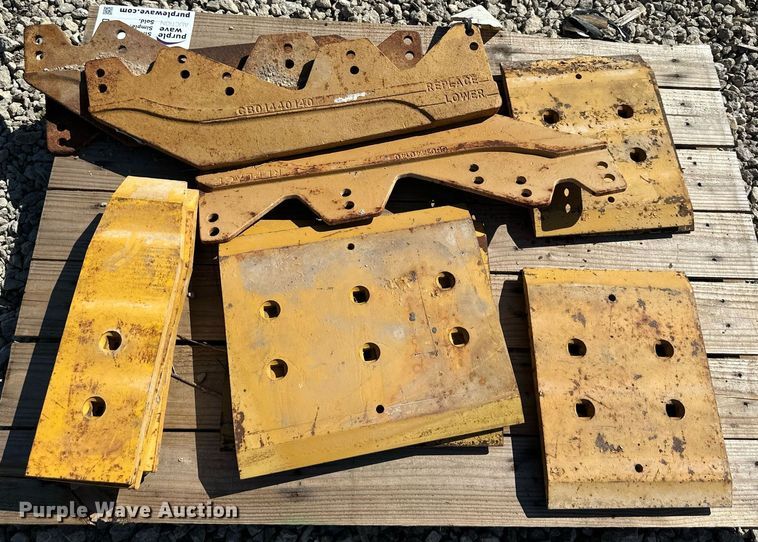 image for item DS2356 John Deere  scraper blades