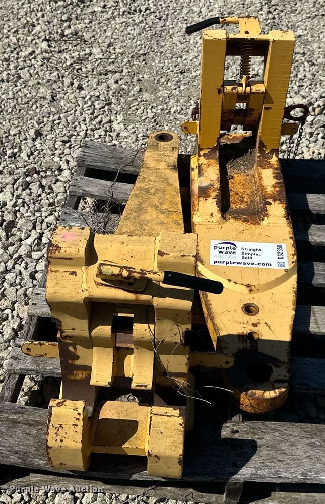 image for item DS2358 (2) scraper hitches