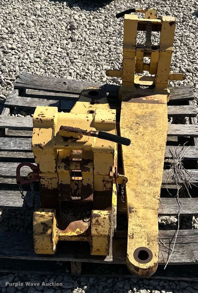 image for item DS2358 (2) scraper hitches