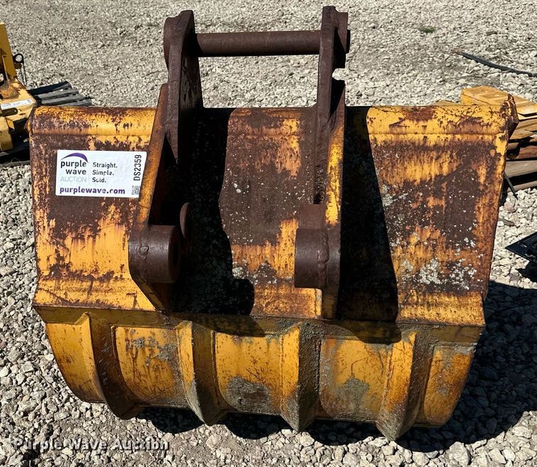 image for item DS2359 Excavator bucket