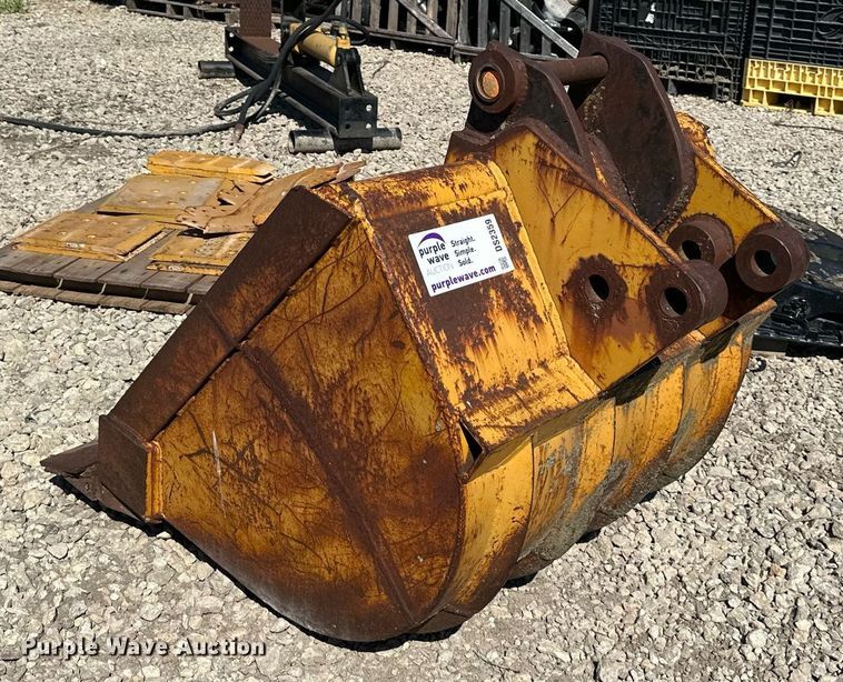 image for item DS2359 Excavator bucket