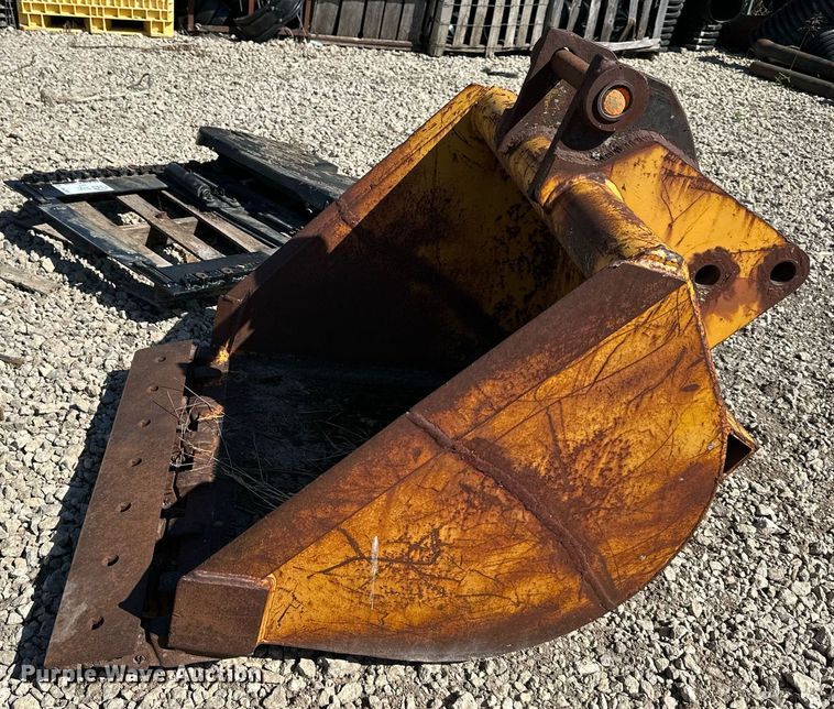 image for item DS2359 Excavator bucket