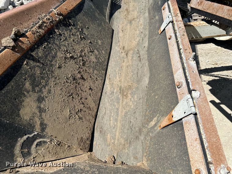 image for item DS2366 2005 Metso LokoTrack LT1213S  crusher