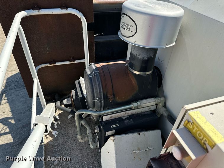 image for item DS2366 2005 Metso LokoTrack LT1213S  crusher