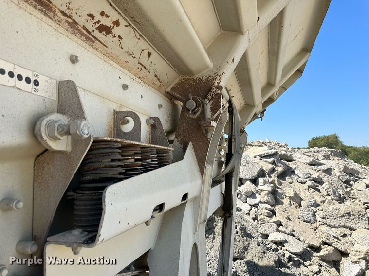 image for item DS2366 2005 Metso LokoTrack LT1213S  crusher