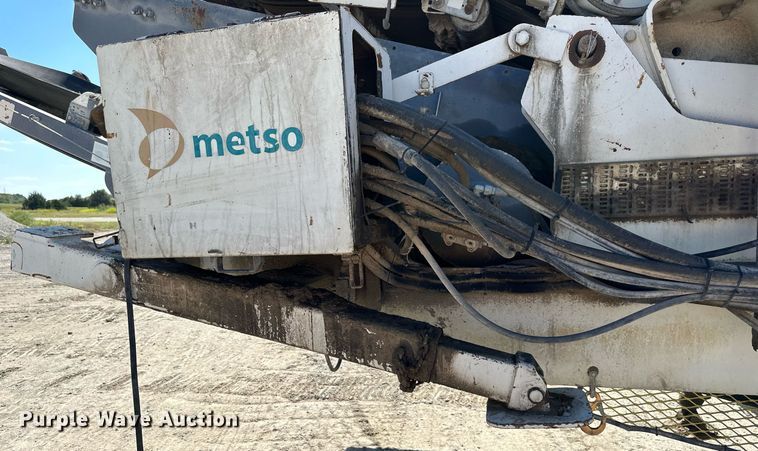 image for item DS2366 2005 Metso LokoTrack LT1213S  crusher