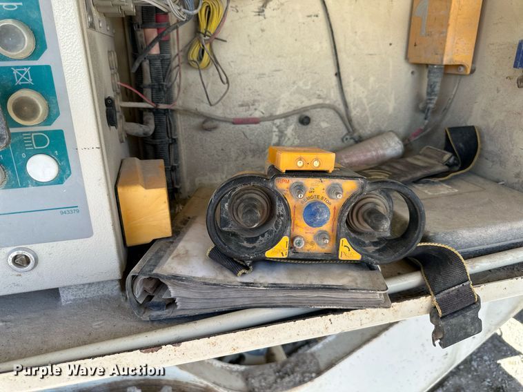 image for item DS2366 2005 Metso LokoTrack LT1213S  crusher