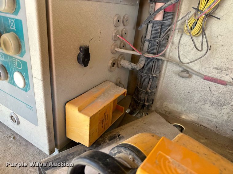 image for item DS2366 2005 Metso LokoTrack LT1213S  crusher