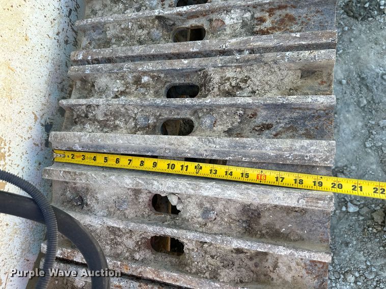 image for item DS2366 2005 Metso LokoTrack LT1213S  crusher