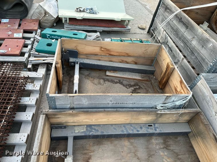 image for item DS2367 Metso LT1213 crusher parts