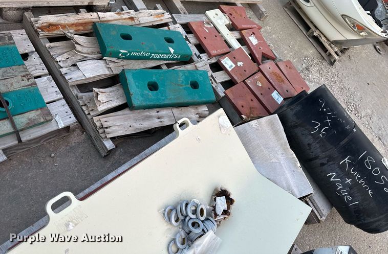 image for item DS2367 Metso LT1213 crusher parts