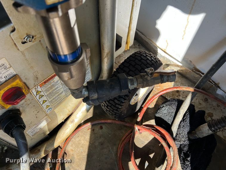 image for item DS2431 2013 Cargo Craft  spray foam trailer