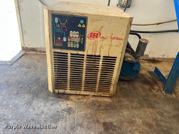 image for item DS2431 2013 Cargo Craft  spray foam trailer