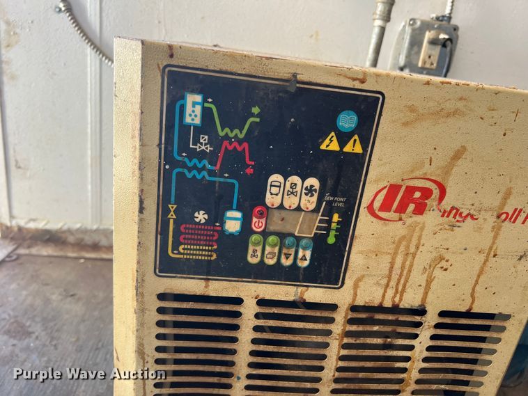 image for item DS2431 2013 Cargo Craft  spray foam trailer