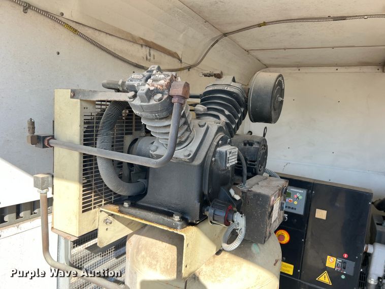 image for item DS2431 2013 Cargo Craft  spray foam trailer