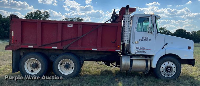 image for item DS2434 1994 White GMC WG  dump truck