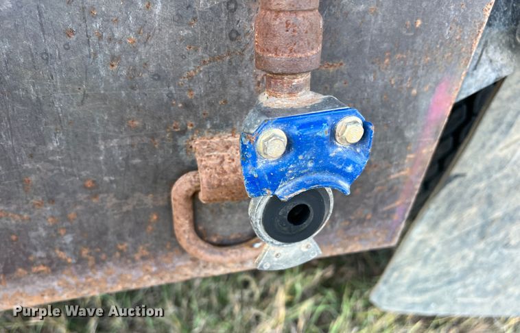 image for item DS2434 1994 White GMC WG  dump truck