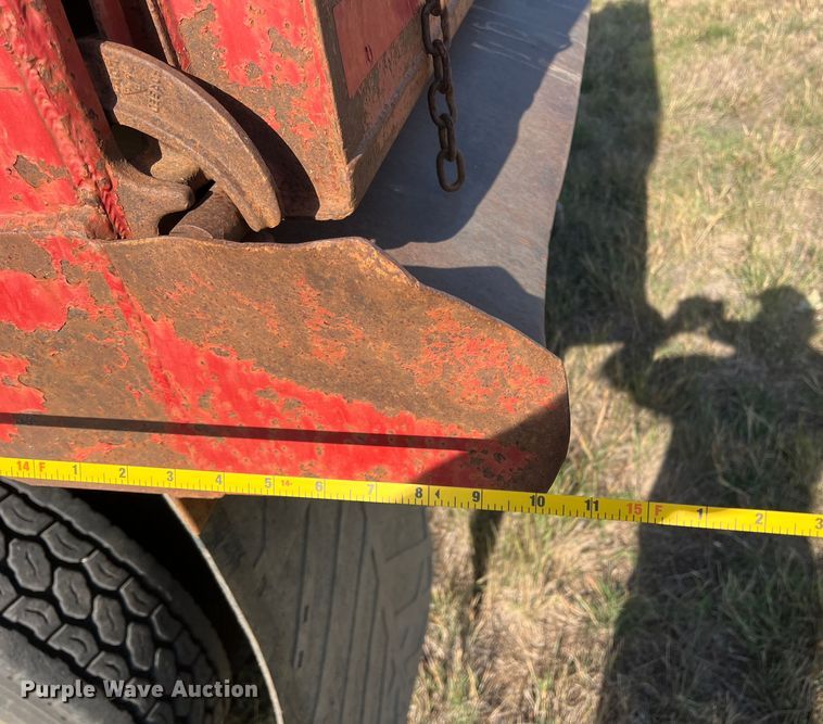 image for item DS2434 1994 White GMC WG  dump truck