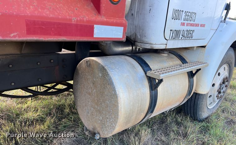 image for item DS2434 1994 White GMC WG  dump truck