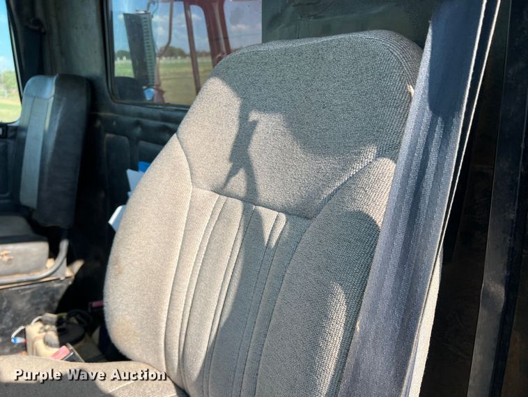 image for item DS2434 1994 White GMC WG  dump truck