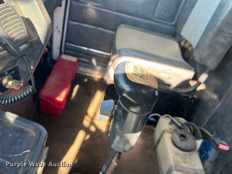 image for item DS2434 1994 White GMC WG  dump truck