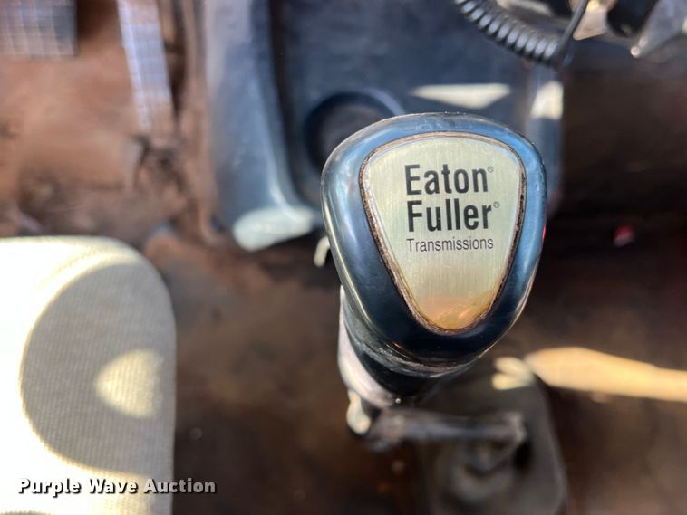 image for item DS2434 1994 White GMC WG  dump truck