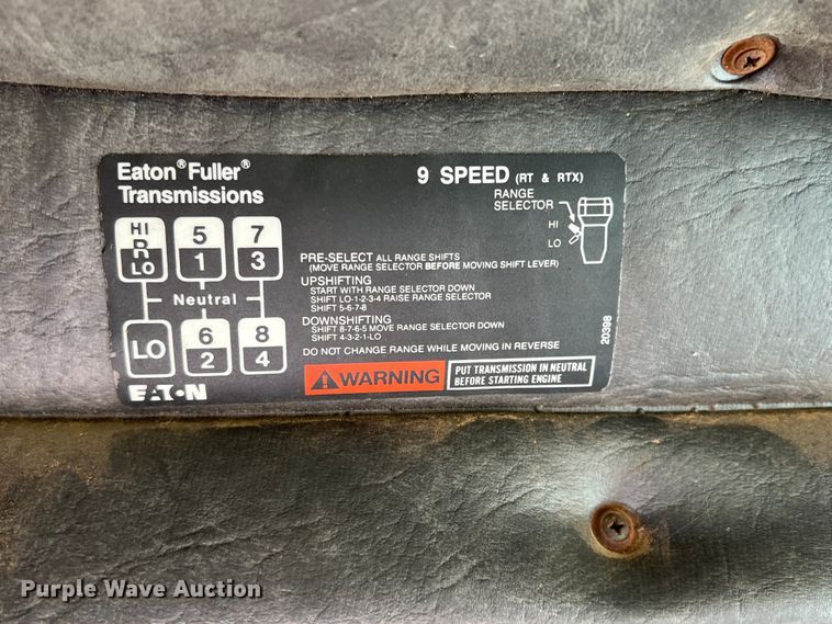 image for item DS2434 1994 White GMC WG  dump truck