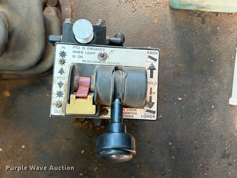 image for item DS2434 1994 White GMC WG  dump truck