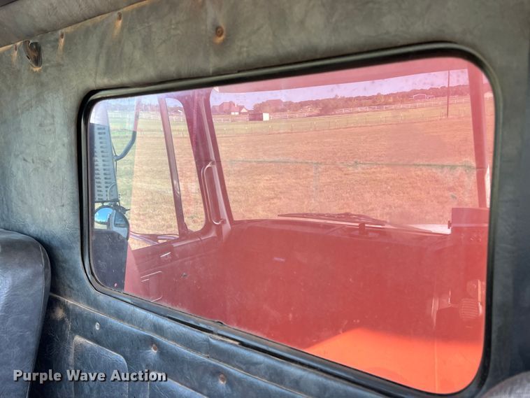 image for item DS2434 1994 White GMC WG  dump truck