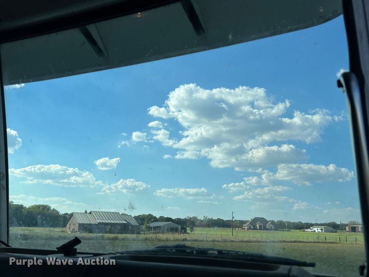 image for item DS2434 1994 White GMC WG  dump truck